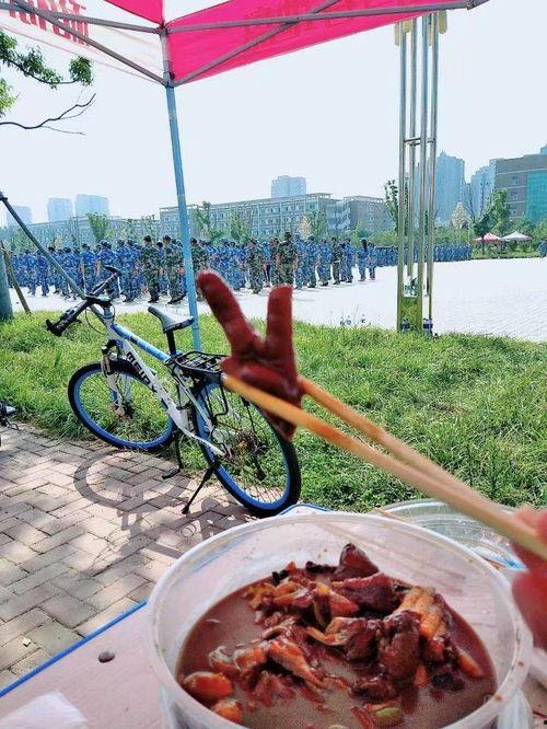 吃瓜群众在线吃瓜大一军训,吃瓜群众在线围观青春蜕变