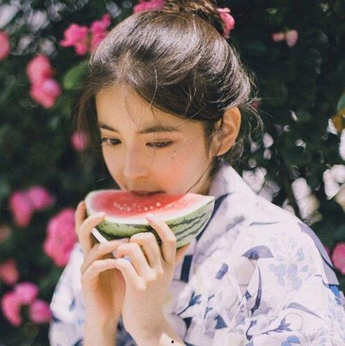 直播吃瓜头像女生可爱,直播界可爱吃瓜女生的魅力瞬间